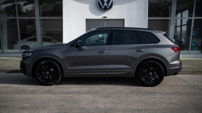VW Touareg 3.0 TDI R-Line Limited (pohľad zboku)