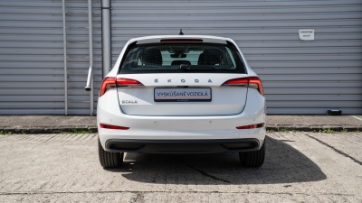 Škoda Scala 1.0 TSI Style (pohľad spredu)