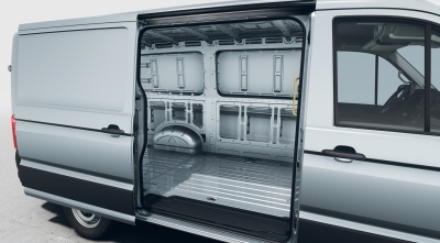 VW Crafter L3H2 35 2.0 TDI (pohľad do interiéru)