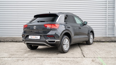 Volkswagen T-Roc 1.0 TSI  (pohľad do interiéru)