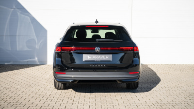 VW Passat Variant 2.0 TDI Business (pohľad spredu)