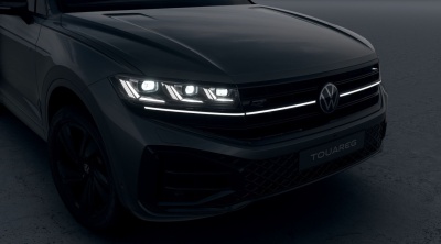 VW Touareg 3.0 TDI R-Line Limited (pohľad spredu)