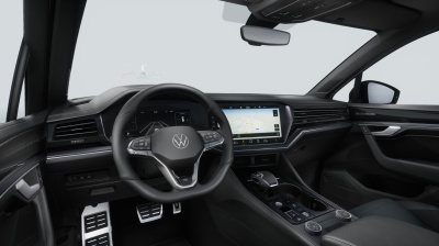 VW Touareg 3.0 TDI R-Line Limited (pohľad do interiéru)