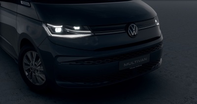 VW Multivan Bulli Long 2.0 TDI (pohľad do interiéru)
