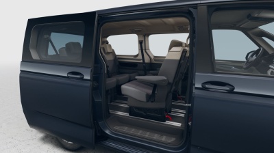 VW Multivan Bulli Long 2.0 TDI (pohľad do interiéru)