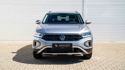 VW T-Roc 1.5 TSI Limited (pohľad zozadu)