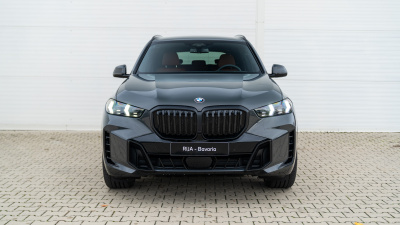 BMW X5 30d xDrive (pohľad do interiéru)