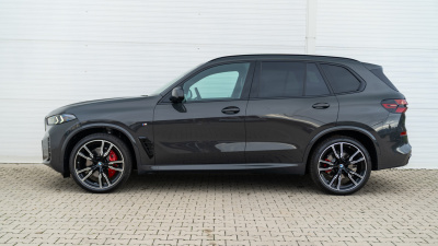 BMW X5 30d xDrive (pohľad zozadu)