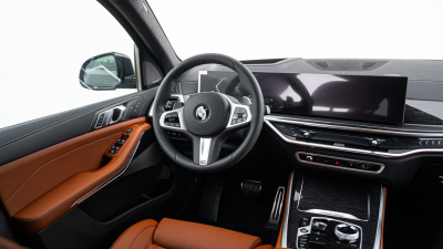 BMW X5 30d xDrive (pohľad do interiéru)