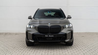 BMW X5 30d xDrive (pohľad do interiéru)