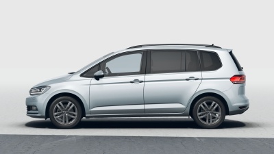 VW Touran 1.5 TSI Limited (pohľad zboku)