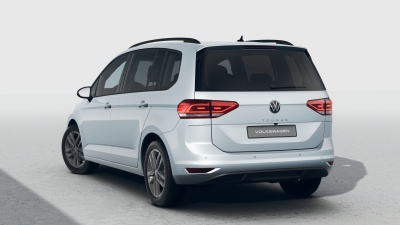 VW Touran 1.5 TSI Limited (pohľad zozadu)