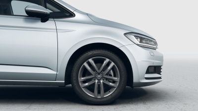 VW Touran 1.5 TSI Limited (pohľad do interiéru)