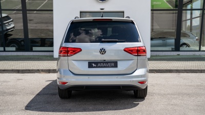 VW Touran 1.5 TSI Limited (pohľad do interiéru)