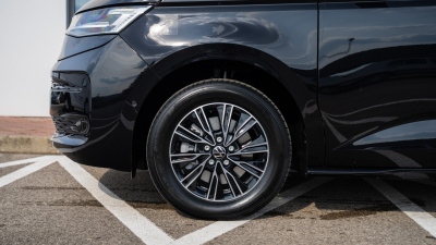 VW Multivan Bulli Long 2.0 TDI (pohľad do interiéru)