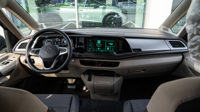 VW Multivan Bulli Long 2.0 TDI (pohľad do interiéru)