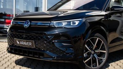 VW Tiguan 1.5 TSI eHybrid R-Line Limited (pohľad do interiéru)