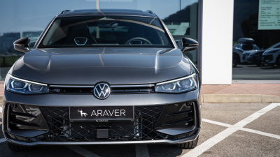 VW Passat Variant 2.0 TDI R-Line Limited 4x4 (pohľad spredu)