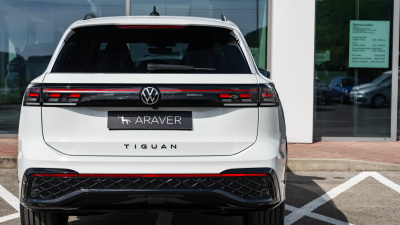 VW Tiguan 2.0 TDI R-Line Limited 4x4 (pohľad do interiéru)