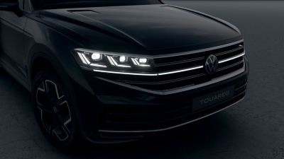 VW Touareg 3.0 TDI Limited Premium (pohľad spredu)