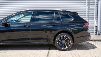 Volkswagen Golf Variant 1.5 eTSI  (pohľad do interiéru)