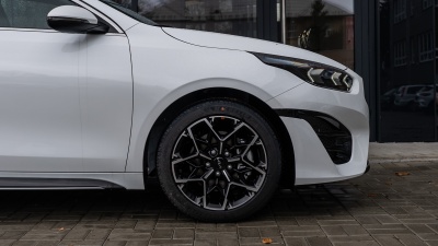 Kia ProCeed 1.5 T-GDi GT-Line (pohľad do interiéru)