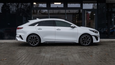Kia ProCeed 1.5 T-GDi GT-Line (pohľad zboku)