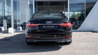 AUDI A6 limousine (pohľad do interiéru)