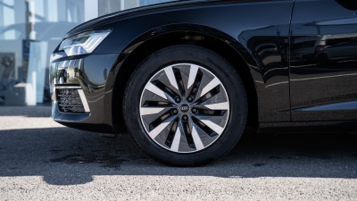 AUDI A6 limousine (pohľad do interiéru)
