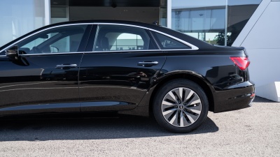 AUDI A6 limousine (pohľad do interiéru)