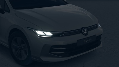 VW Golf Variant 1.5 TSI (pohľad spredu)
