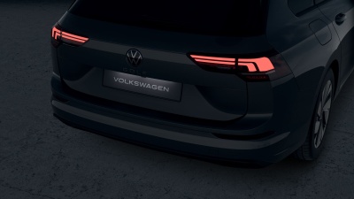 VW Golf Variant 2.0 TDI Limited (pohľad spredu)