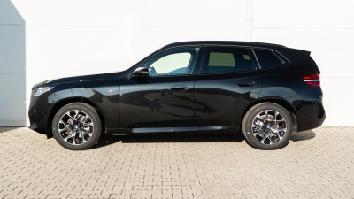 BMW X3 20 xDrive (pohľad zozadu)