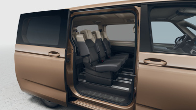 VW Multivan Bulli Long 2.0 TDI (pohľad do interiéru)