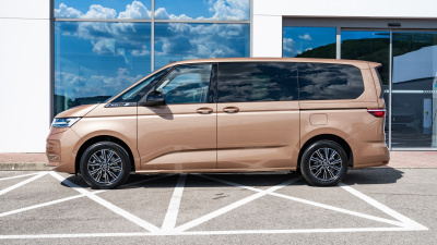 VW Multivan Bulli Long 2.0 TDI (pohľad zboku)