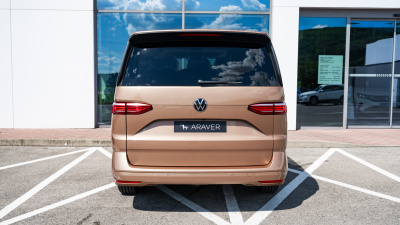 VW Multivan Bulli Long 2.0 TDI (pohľad spredu)