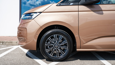 VW Multivan Bulli Long 2.0 TDI (pohľad do interiéru)