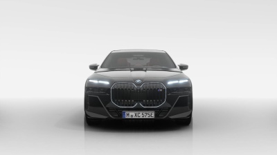 BMW M760e xDrive Sedan (pohľad do interiéru)