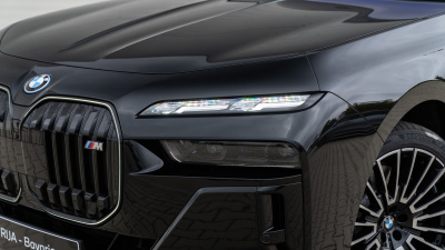 BMW M760e xDrive Sedan