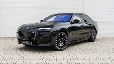 BMW M760e xDrive Sedan (základný pohľad)