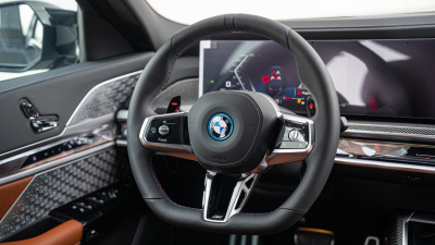 BMW M760e xDrive Sedan