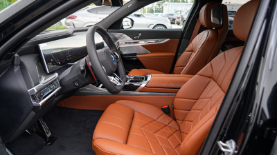 BMW M760e xDrive Sedan