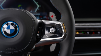 BMW M760e xDrive Sedan