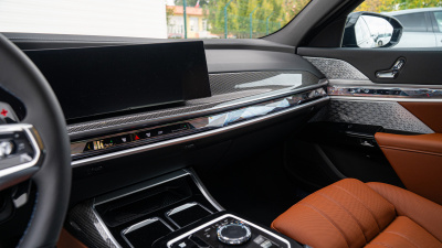 BMW M760e xDrive Sedan