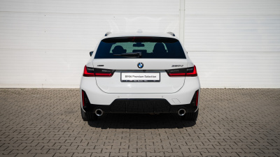 BMW 320d xDrive Touring (pohľad do interiéru)