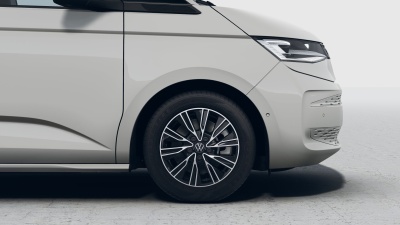 VW Multivan Bulli Long 2.0 TDI (pohľad spredu)