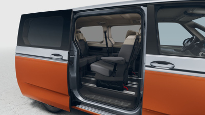VW Multivan Bulli Long 2.0 TDI (pohľad do interiéru)