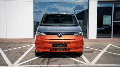 VW Multivan Bulli Long 2.0 TDI (pohľad zozadu)
