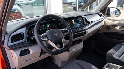 VW Multivan Bulli Long 2.0 TDI (pohľad do interiéru)
