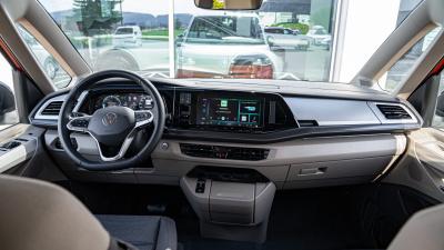 VW Multivan Bulli Long 2.0 TDI (pohľad do interiéru)